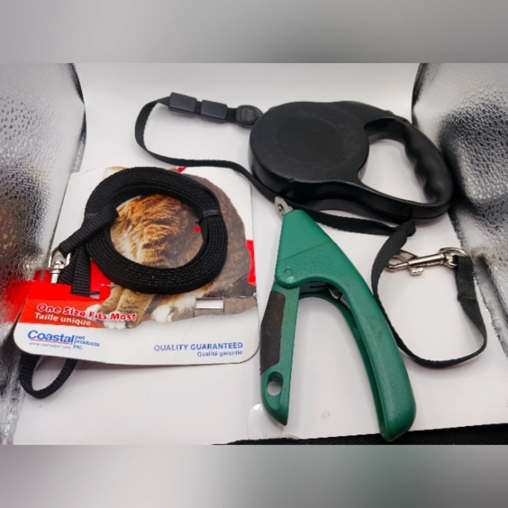 Lot of Pet Items -Retractable  Leash + Pet Harness + Nail Clippers